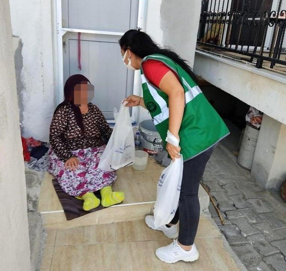 Hayırseverler bağışladı, belediye ihtiyaç sahiplerine ulaştırdı