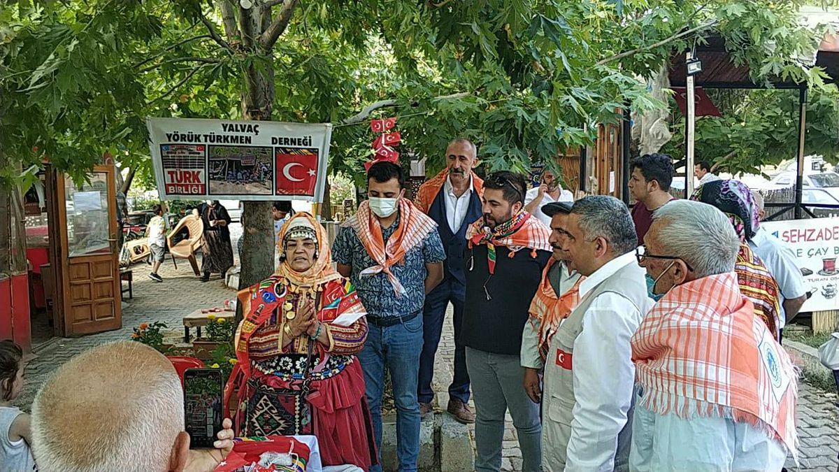 Isparta\'da Yörüklerden bayramlaşma programı