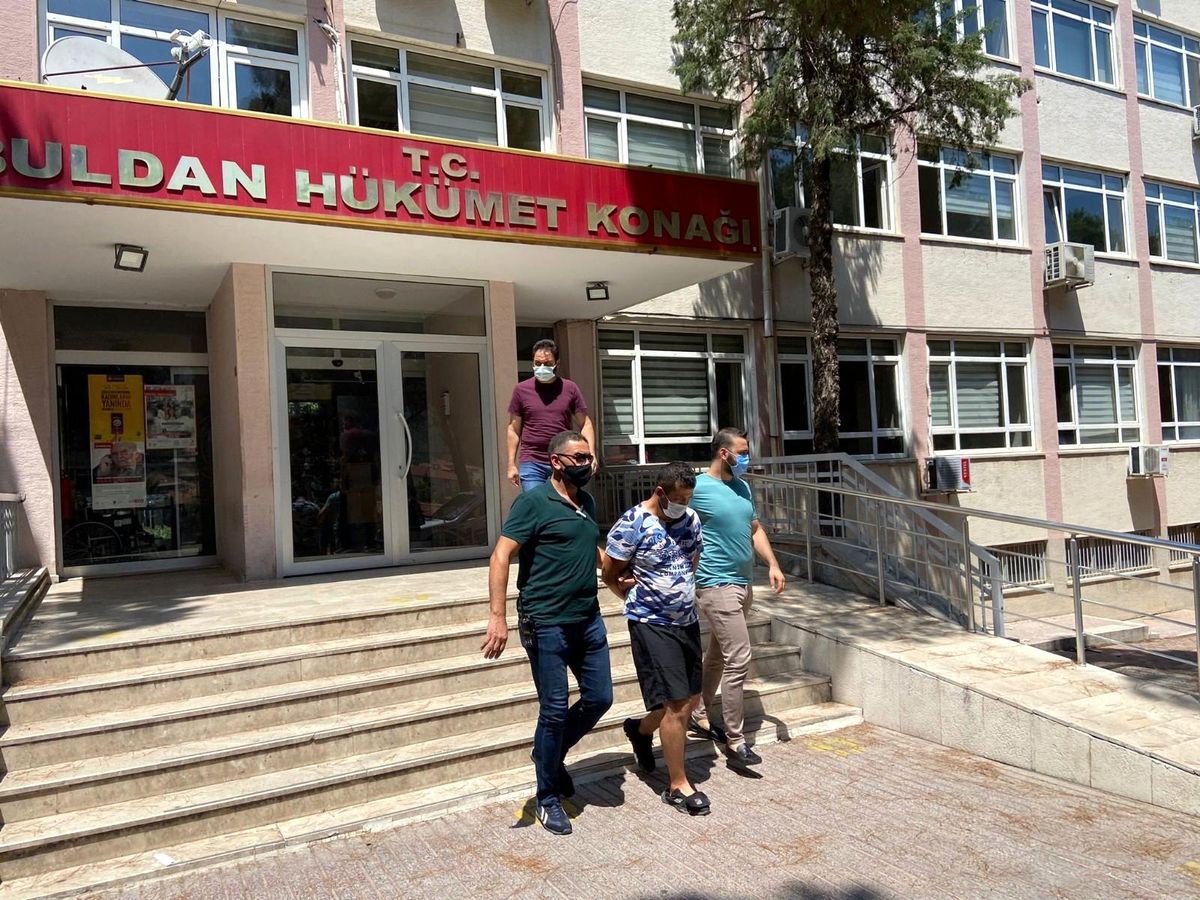 Oğlu tarafından öldürülen kadın toprağa verildi