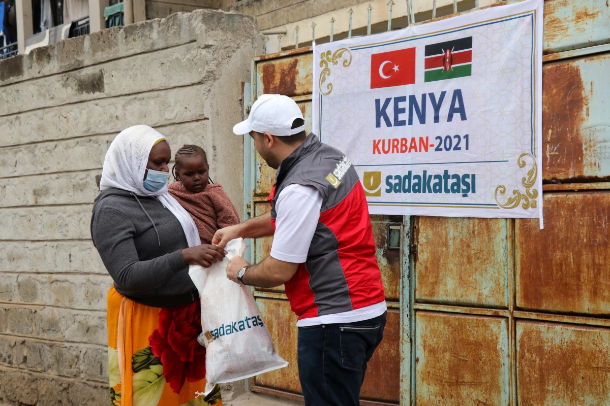 Sadakataşı Derneği, Kenya\'da 2 bin 353 aileye kurban eti dağıttı