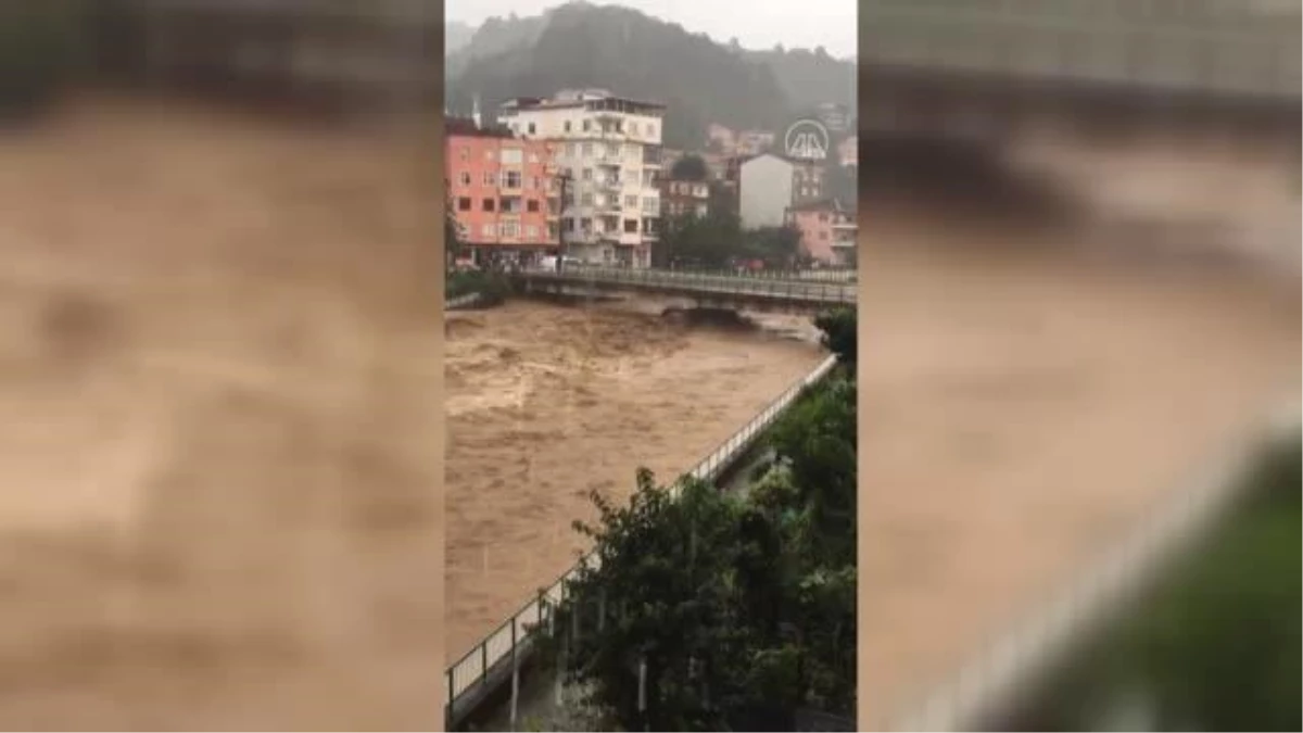 Sağanak nedeniyle dereler taştı, tarım arazileri ve yollarda hasar oluştu (3)