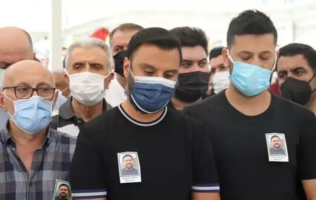 Selçuk Tektaş'ın kızından Buse Varol'a yürek yakan sözler: Babam bıraktı, sen bırakma Selçuk Tektaş'ın kızından Buse Varol'a yürek yakan sözler: Babam bıraktı, sen bırakma