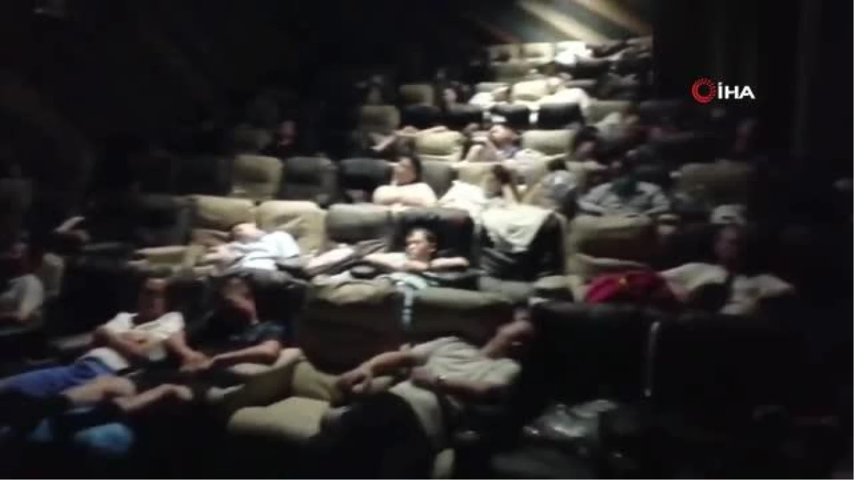 Son dakika gündem: Selin vurduğu Çin\'de bir sinema salonu ücretsiz barınma merkezine dönüştürüldü
