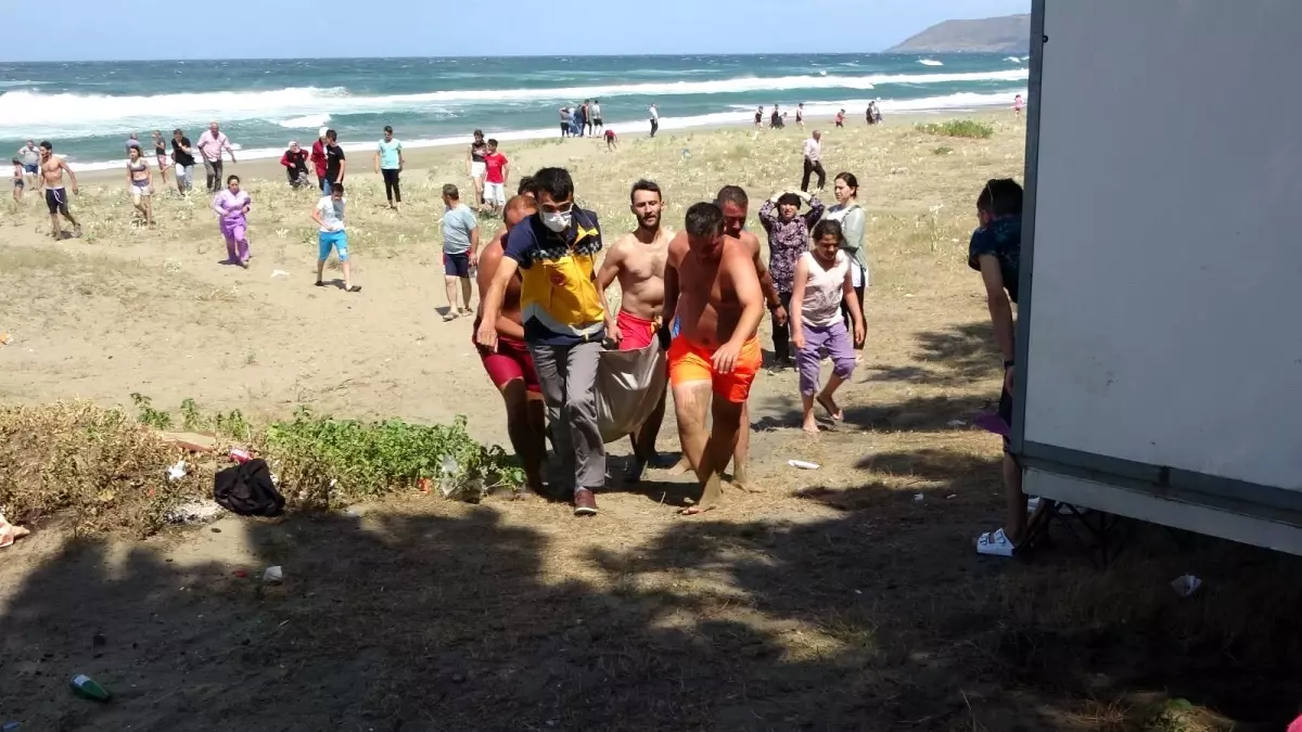 Sinop\'ta boğulma tehlikesi geçiren dayı ve yeğen kurtarıldı