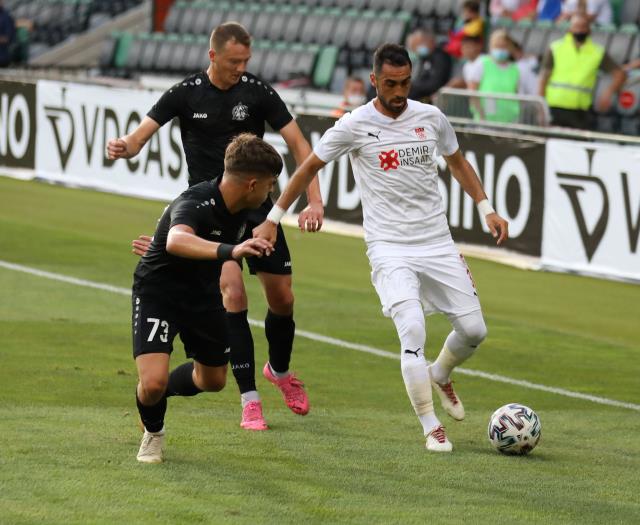 Sivasspor'dan dev adım! Temsilcimiz, Konferans Ligi'nde Petrocub'u Moldova'da 1-0 mağlup etti