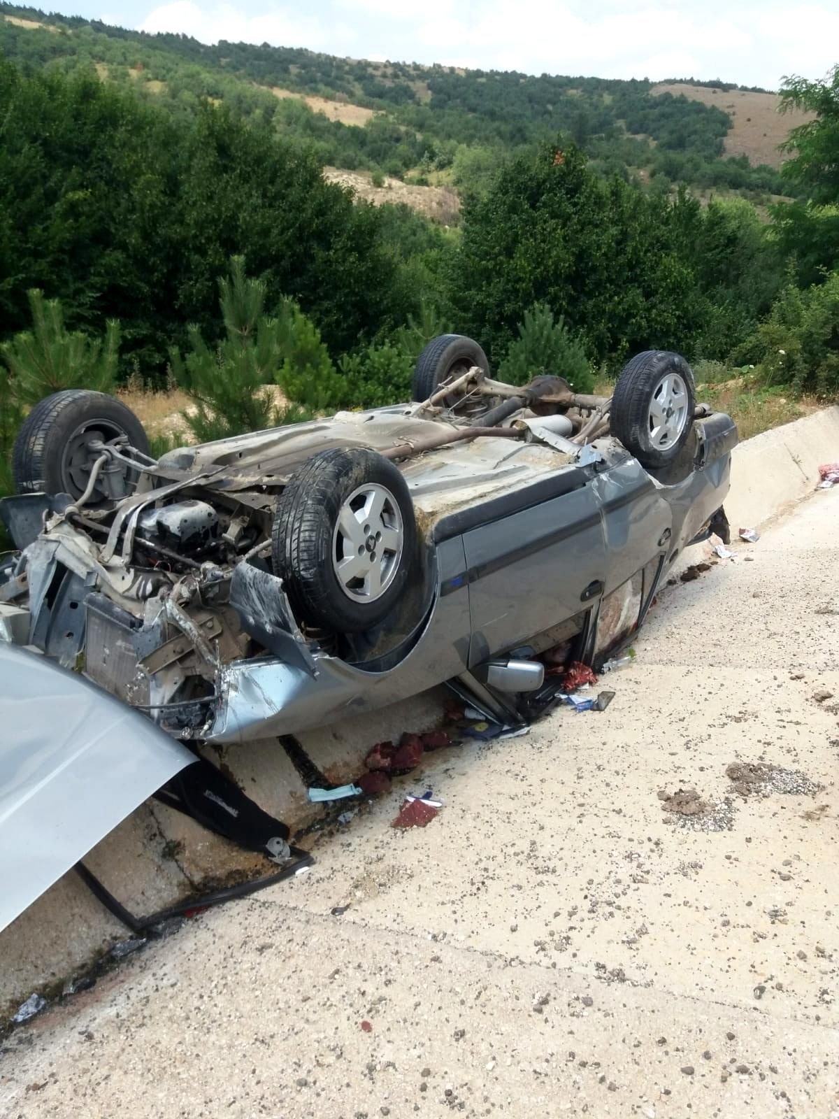 Yoldan çıkan otomobil şarampolde takla attı: 2 yaralı