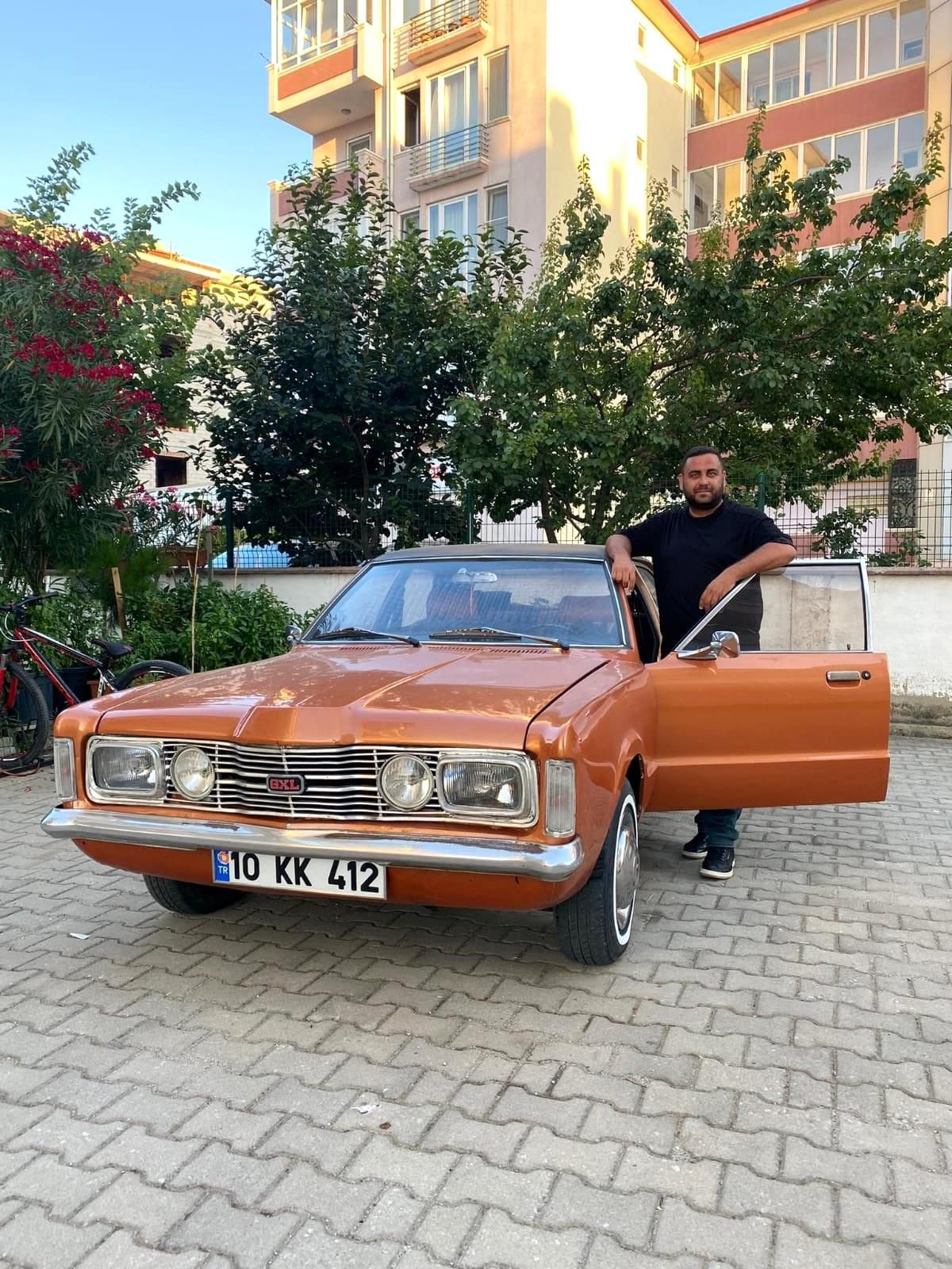Burhaniyeli hayırsever genç eski otomobilini ücretsiz sünnet aracı yaptı
