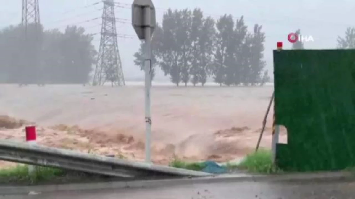 Son dakika haber | Çin\'deki sel felaketinin bilançosu artıyor: Can kaybı 51\'e yükseldiYaklaşık 400 bin kişi güvenli bölgelere taşındı