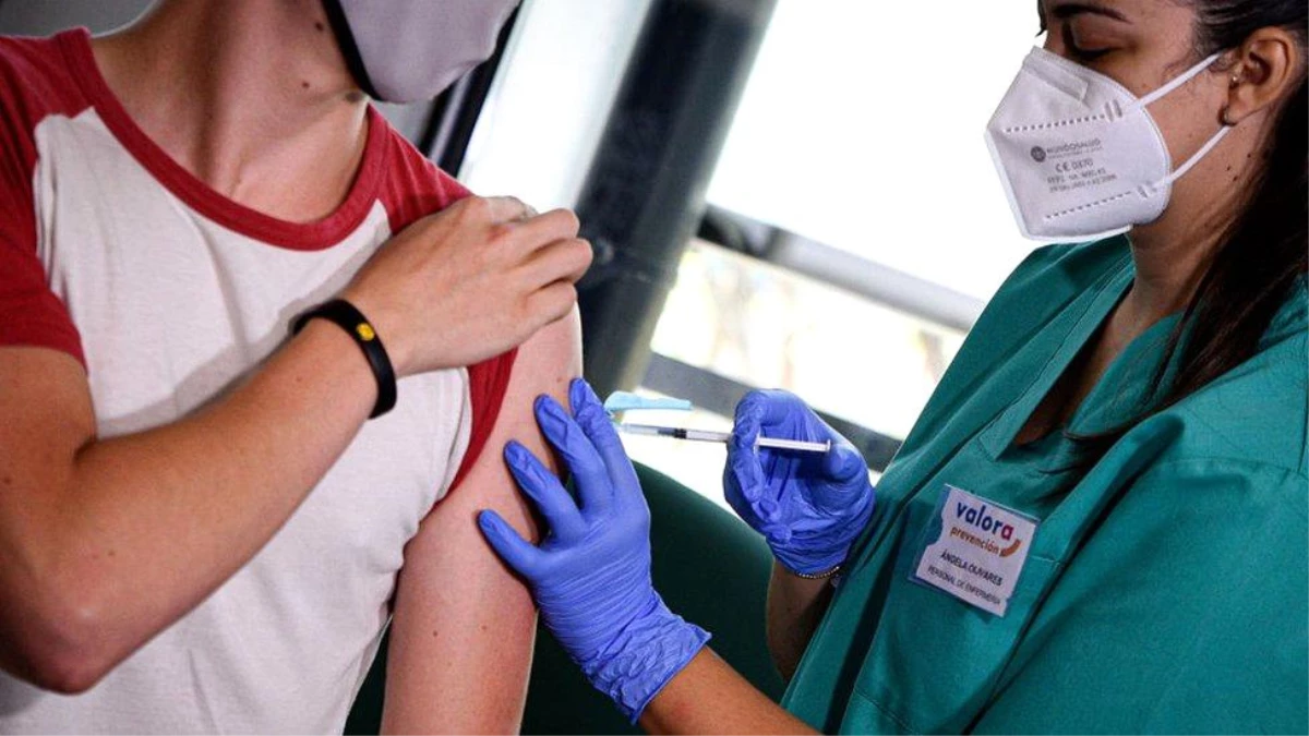 Covid-19: Avrupa İlaç Ajansı Moderna aşısının 12-17 yaşta kullanımına onay verdi