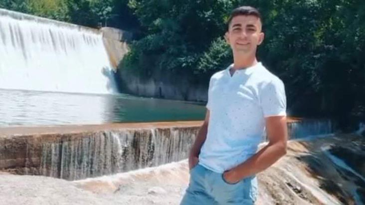 Dut ağacının dalı yüzünden tartıştığı kuzenini bıçaklayarak öldürdü