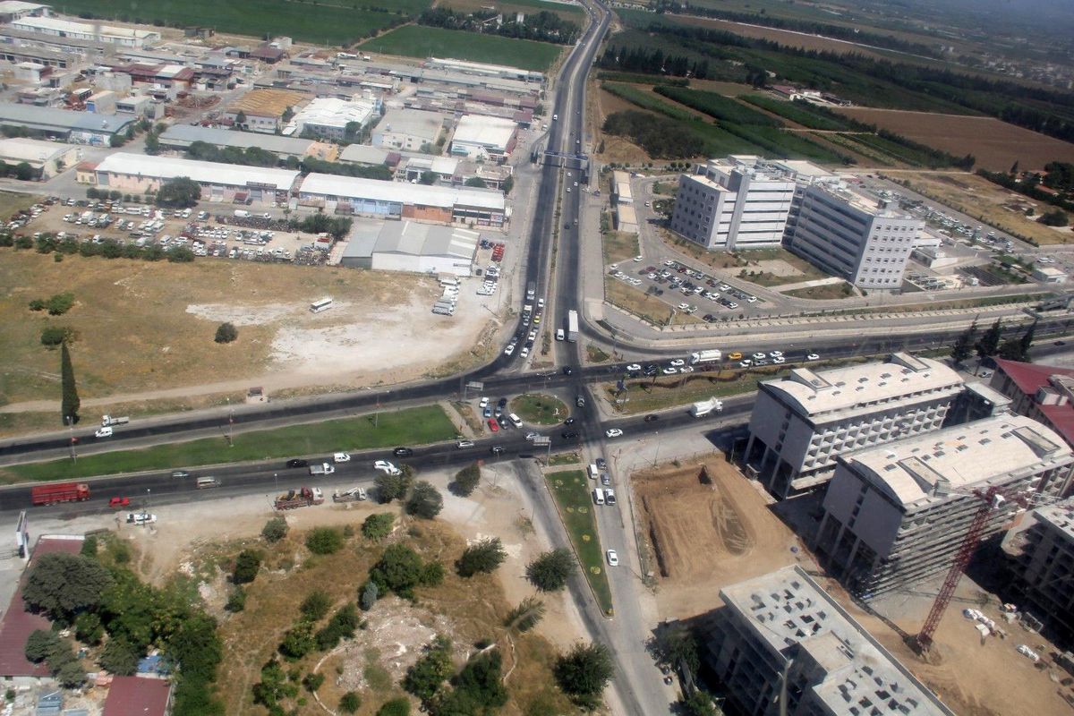 İzmir\'de jandarma ekiplerinden helikopterli trafik denetimi