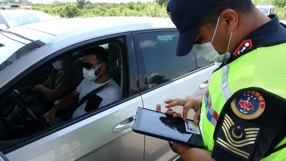 Jandarma trafik timleri Mersin\'de 12 bin 189 aracı denetledi