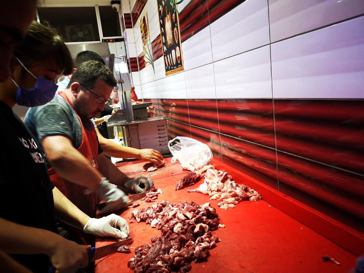 Kasaplarda yoğun kurban mesaisi