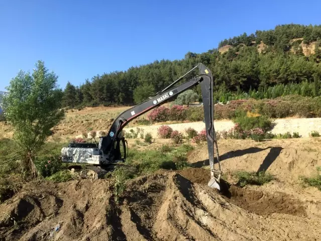 MASKİ bir yandan dereleri temizliyor bir yandan mahallelere içme suyu sağlıyor MASKİ bir yandan dereleri temizliyor bir yandan mahallelere içme suyu sağlıyor