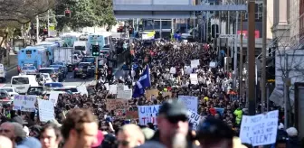 Son dakika... Avustralya'da karantina önlemleri protestoların fitilini ateşlediÇok sayıda protestocu gözaltına alındı
