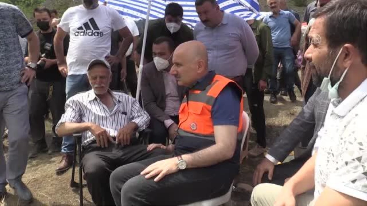Bakan Karaismailoğlu selde kaybolan kişinin ailesini ziyaret etti