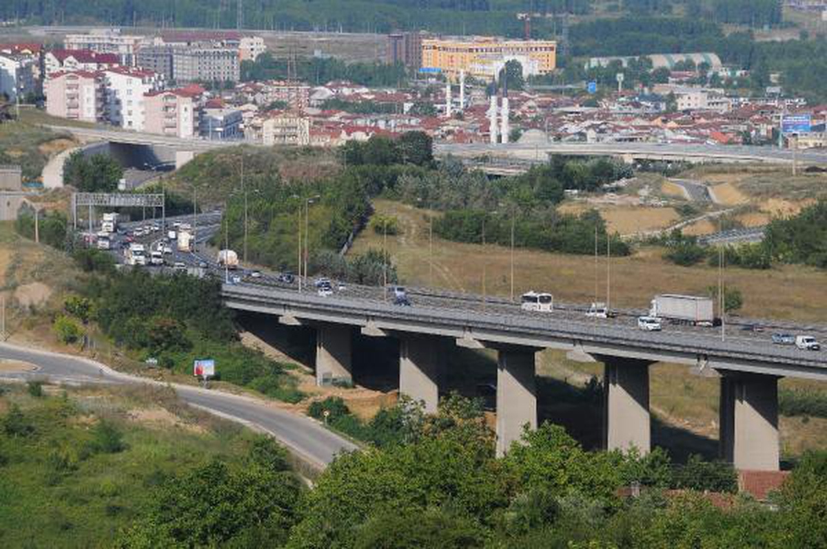 Bayram tatili dönüşünde Kocaeli geçişinde trafik yoğun ve akıcı (2)