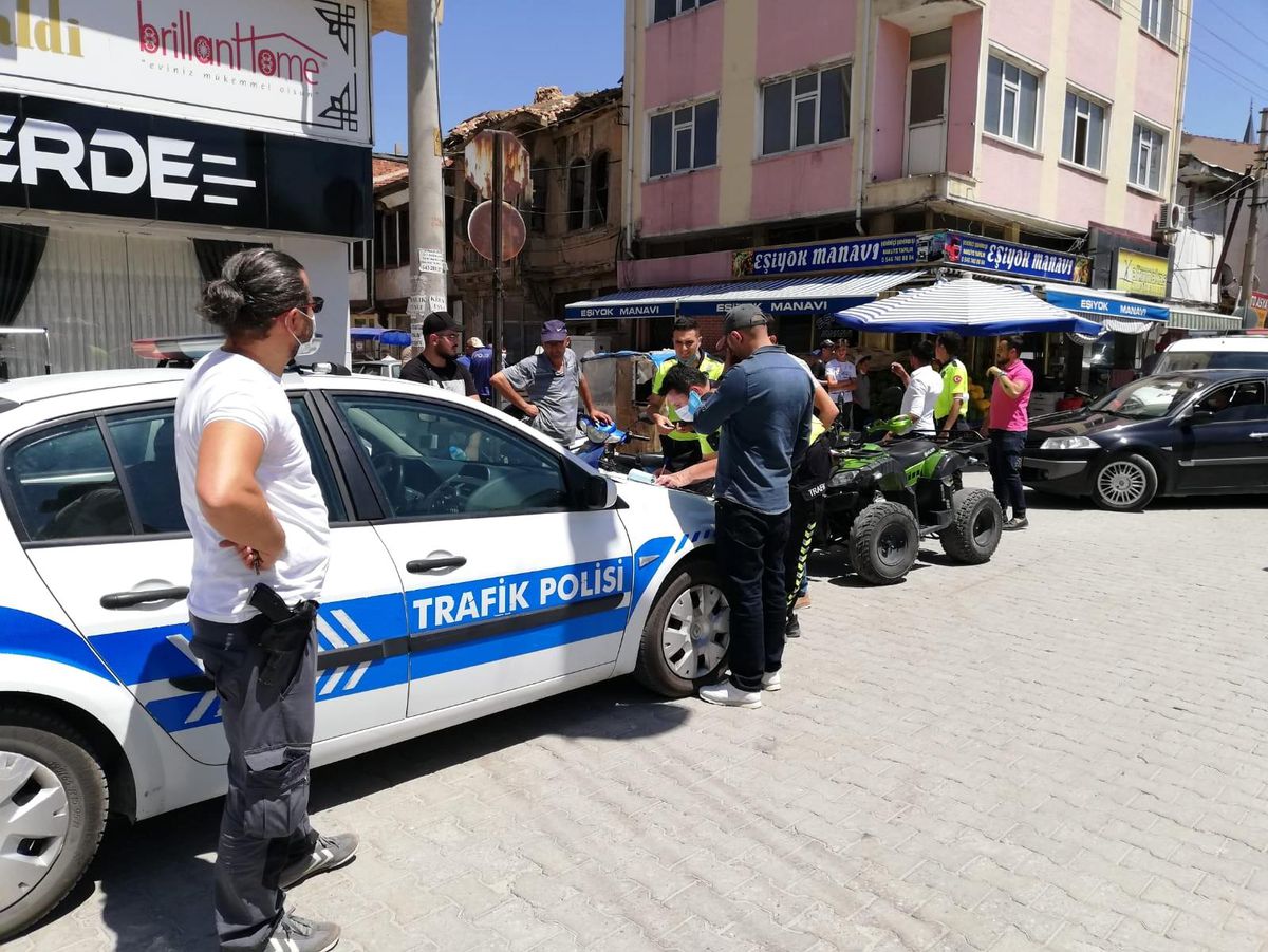 Bolvadin\'de gürültü kirliliğine neden olan motosiklet sürücülerine yönelik denetim