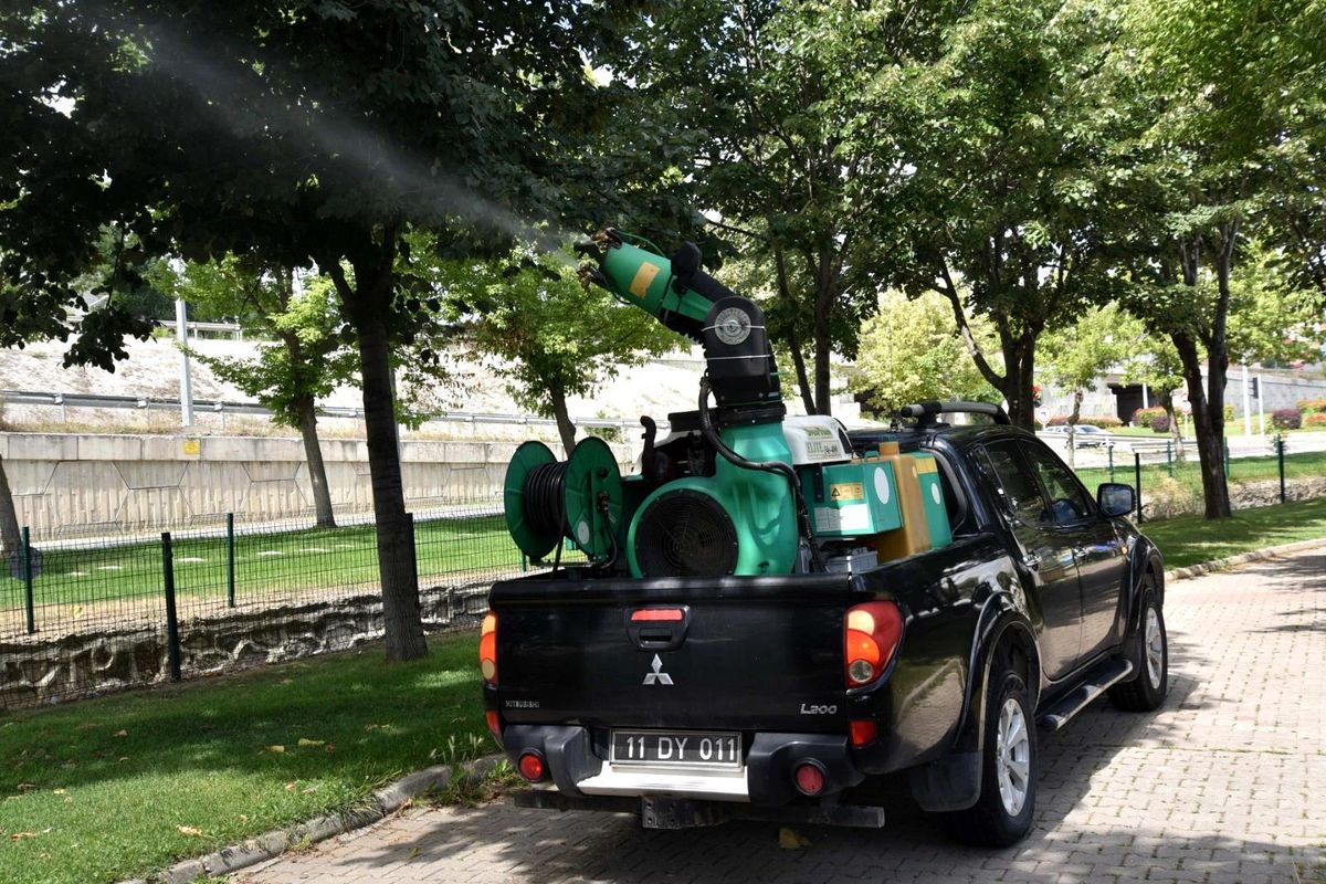 Bozüyük Belediyesi\'nden haşere ile mücadele çalışmaları