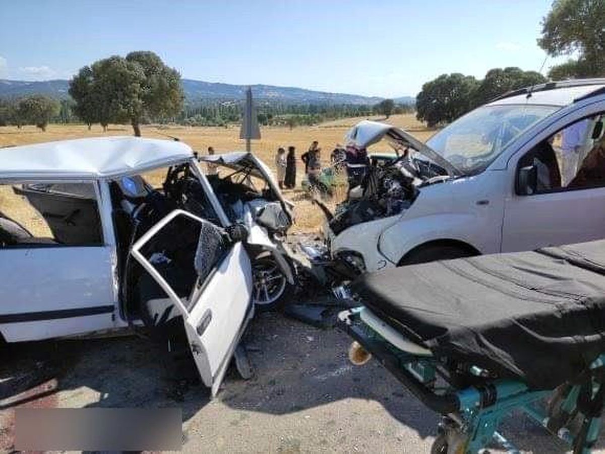 Son dakika haberi... Gediz\'deki trafik kazasında ölü sayısı 2\'ye yükseldi