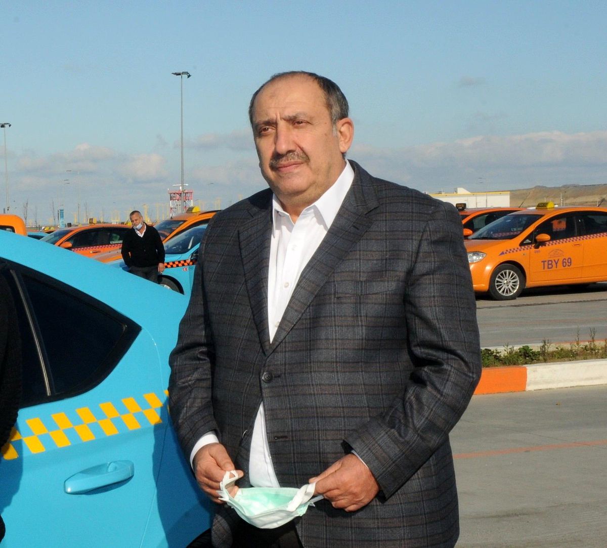 İstanbul Havalimanı Taksiciler Kooperatifi\'nden, farklı tarife uygulamasına ilişkin açıklama: "İddialar gerçeği yansıtmıyor"