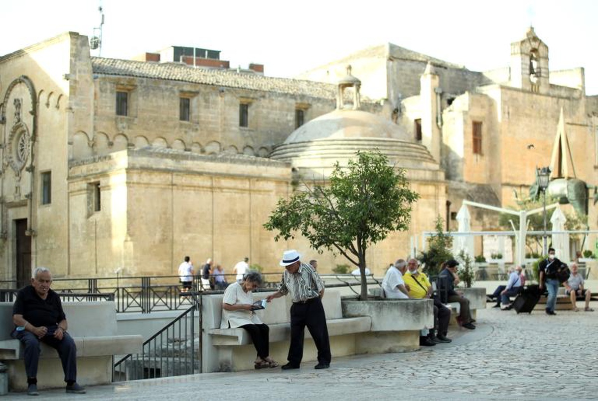 İtalya\'da Covid sertifikası şartının ardından aşı randevularında patlama yaşandı