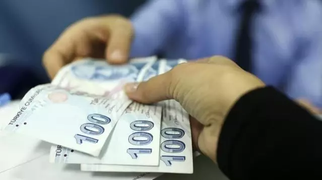 Kamu işçileri hükümetten bu hafta gelecek yeni zam teklifini bekliyor