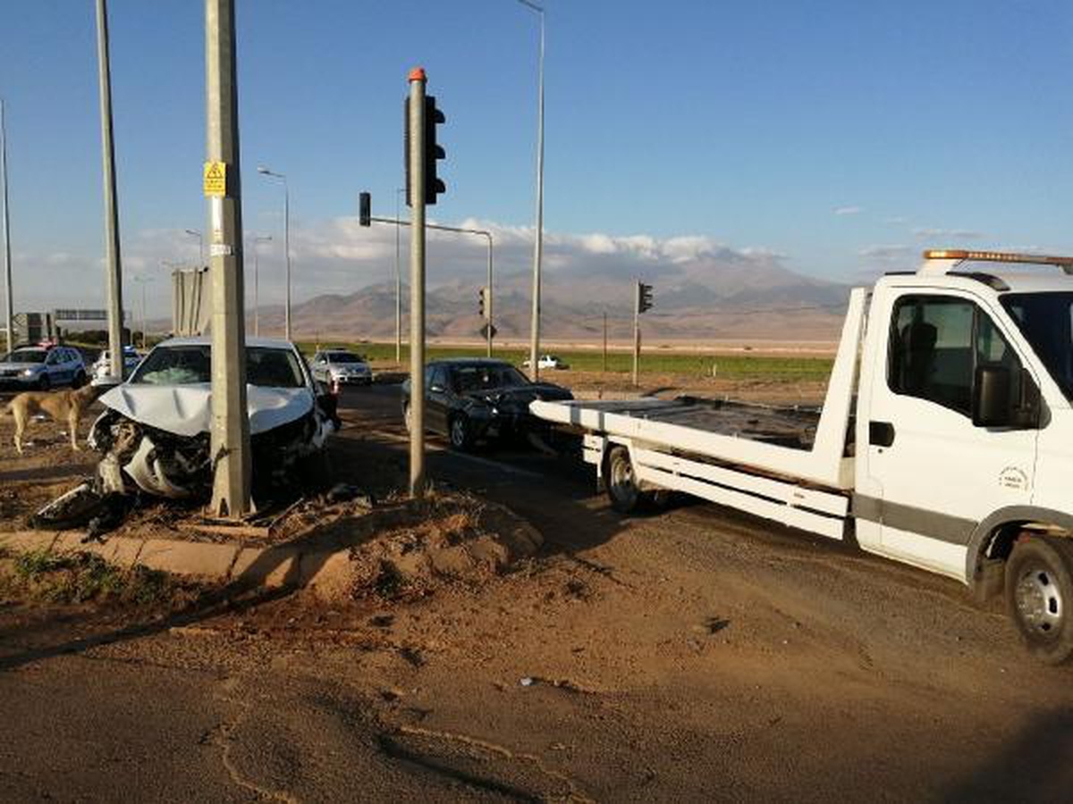 KAYSERİ\'DE İKİ OTOMOBİLİN ÇARPIŞTIĞI KAZA KAMERADA: 7 YARALI