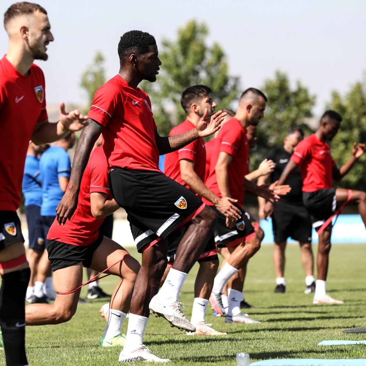 Kayserispor\'un yeni sezon formaları görücüye çıkıyor
