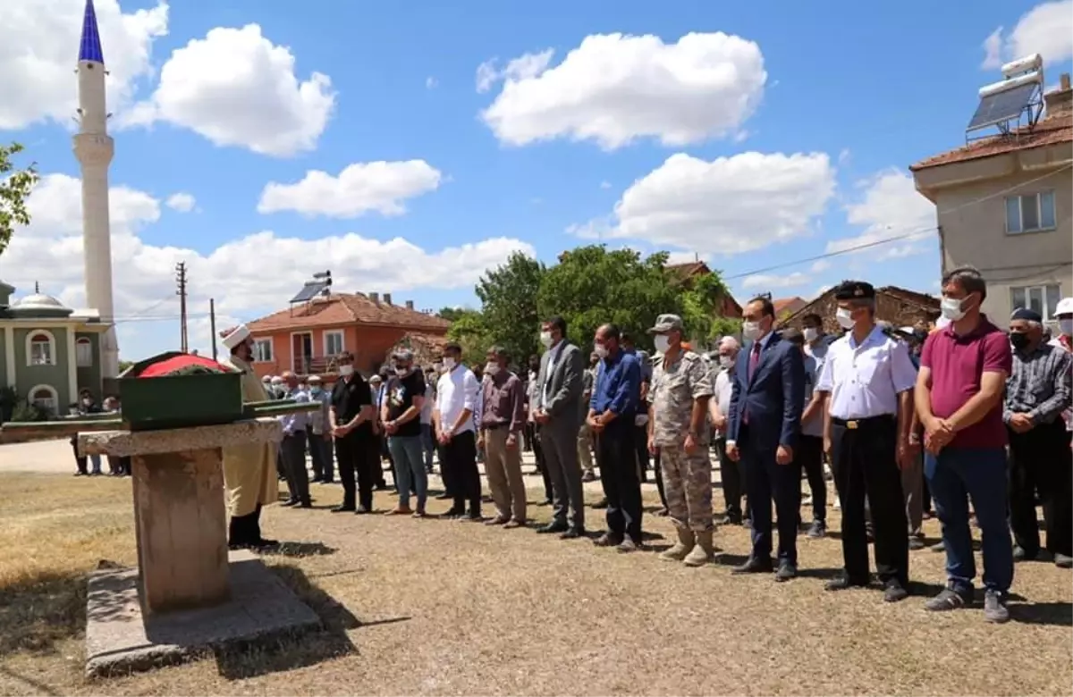 Kıbrıs Gazisi Ahmet Eroğlu toprağa verildi