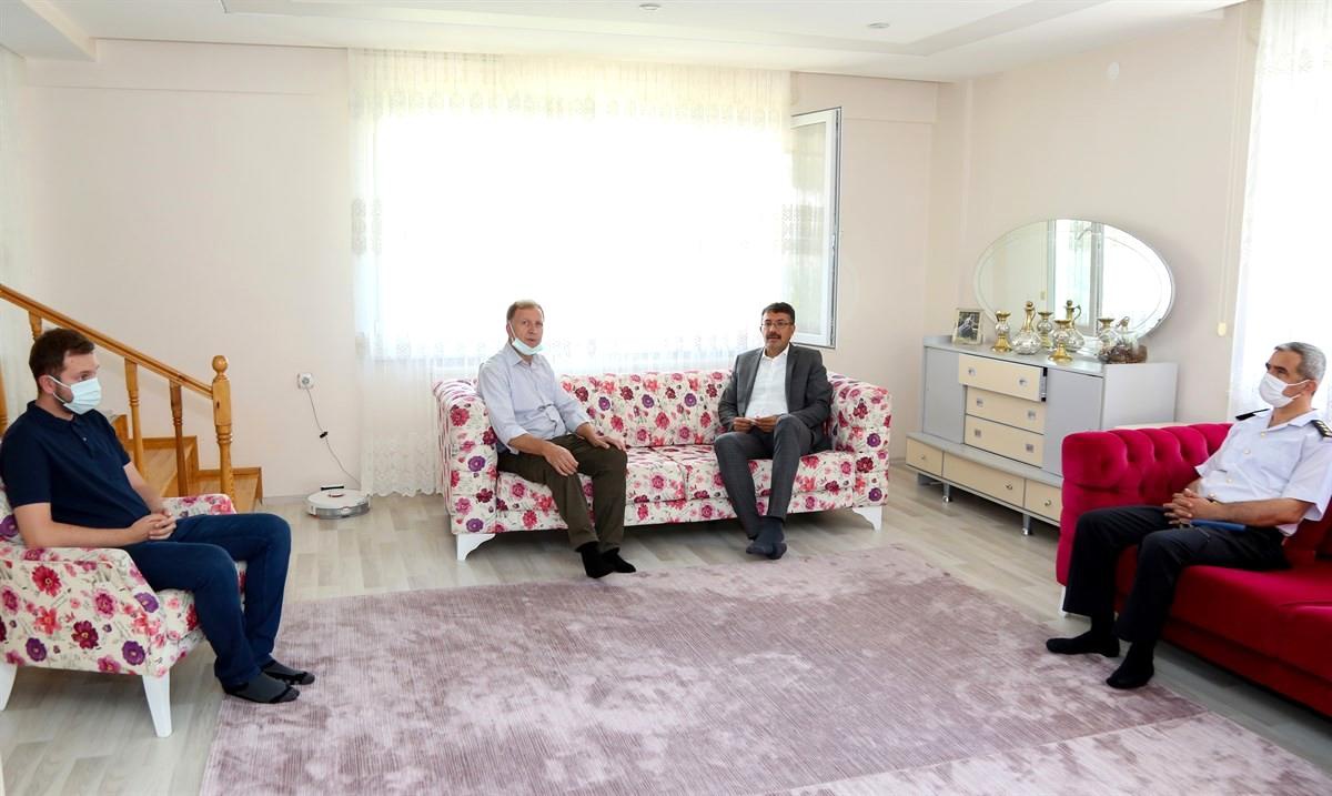 Şehit aileleri ve gazilere bayram ziyareti