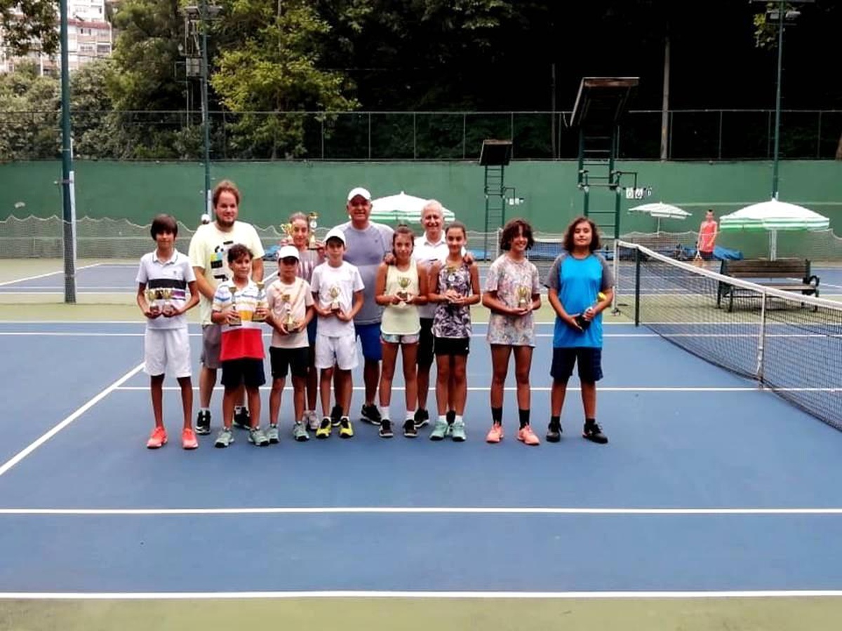 Zonguldak Tenis Deniz Spor Kulübü, 70 yılını kupalarla süslüyor