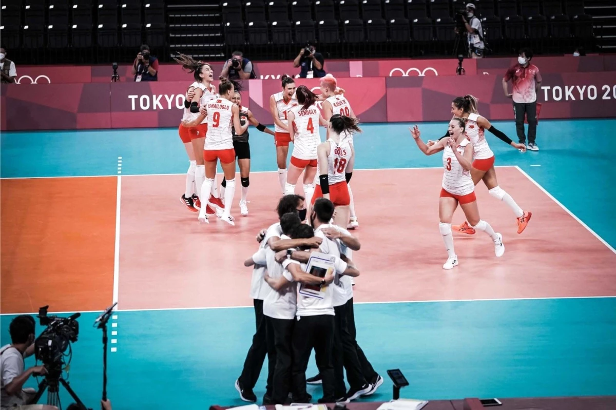 A Milli Kadın Voleybol Takımı\'ndan harika başlangıç