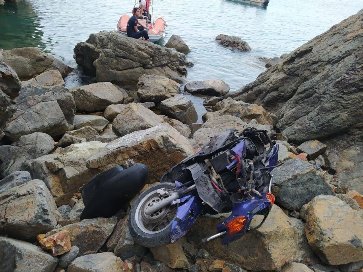 Son dakika haberi! Antalya\'da motosikletiyle uçuruma yuvarlanan sürücü hayatını kaybetti