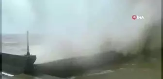 In-Fa Tayfunu, Çin'de karaya çıktıŞanghay'daki havalimanında uçaklar tayfundan önce bağlandı