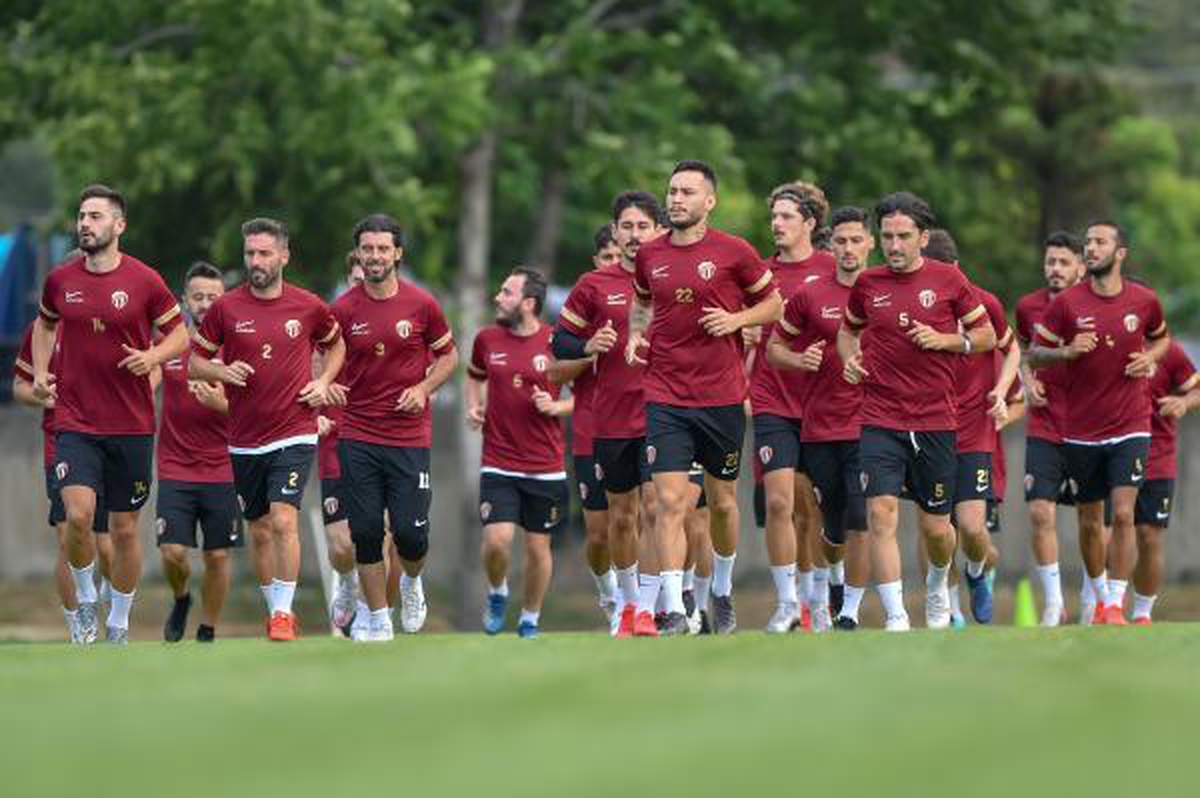 İnegölspor, yeni sezonun hazırlıklarına başladı
