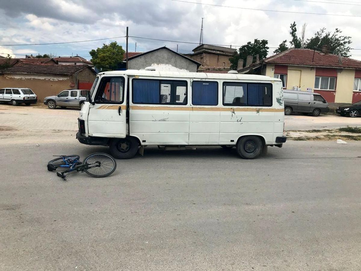 Minibüsün çarptığı çocuk ağır yaralandı