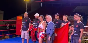Türk boksör Dilara Yücel, rakibi Kovid-19 pozitif çıkınca orta sıklet kemerinin sahibi oldu
