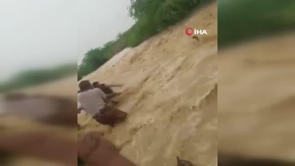 Son dakika haberi... Yemen\'i sel vurdu: 14 ölü