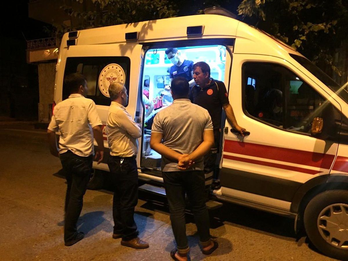 Yolda yürürken sopalı saldırıya uğradı
