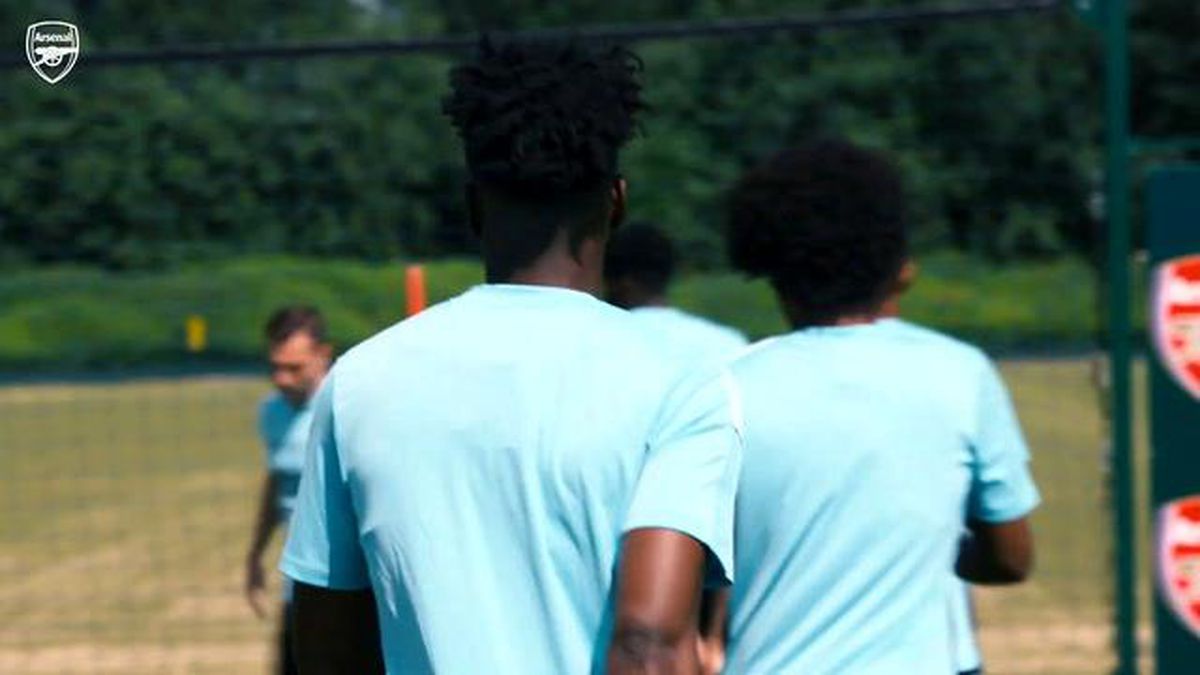 Albert Sambi Lokonga\'nın Arsenal Oyuncusu Olarak İlk Antrenmanı