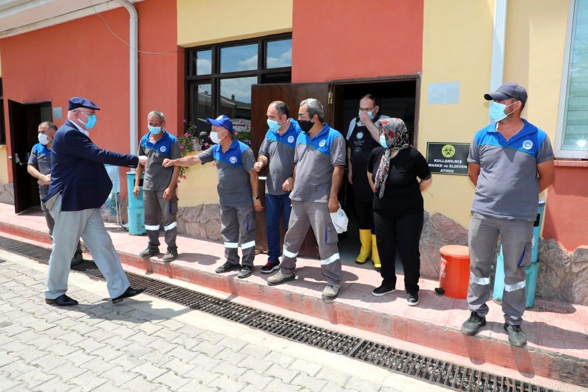 Başkan Kurt personeli ile bayramlaştı