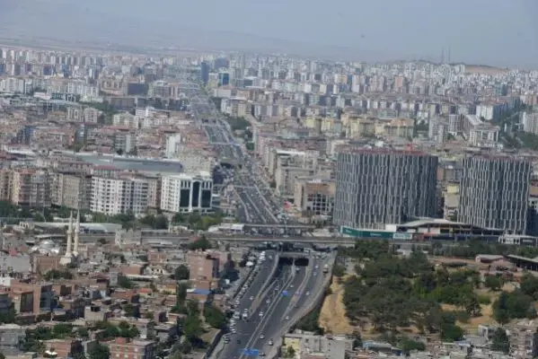 DİYARBAKIR'DA HELİKOPTERLİ TRAFİK DENETİMİ