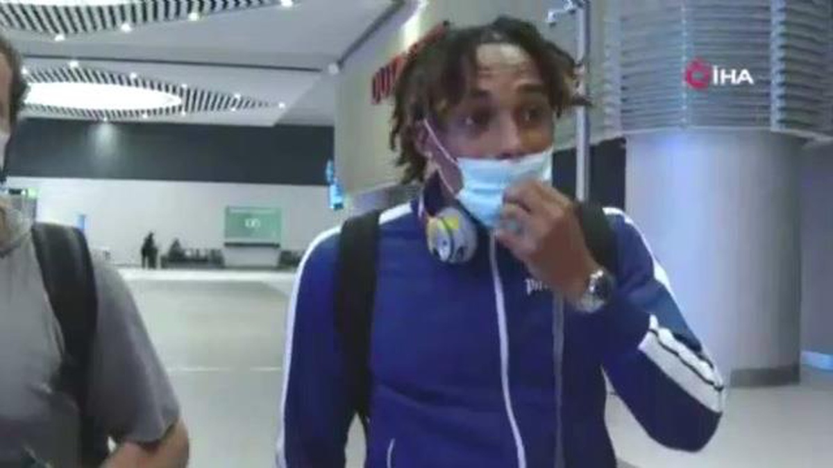 Son dakika haberleri: Galatasaray\'ın yeni transferi Sacha Boey, İstanbul\'da