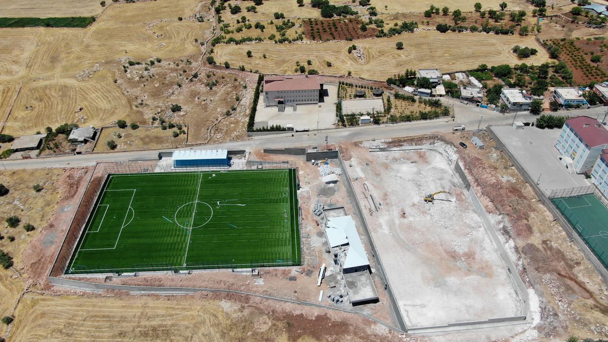 Kocaköy ilçesinde 18 bin metrekarelik alanda modern spor tesisi yapılıyor