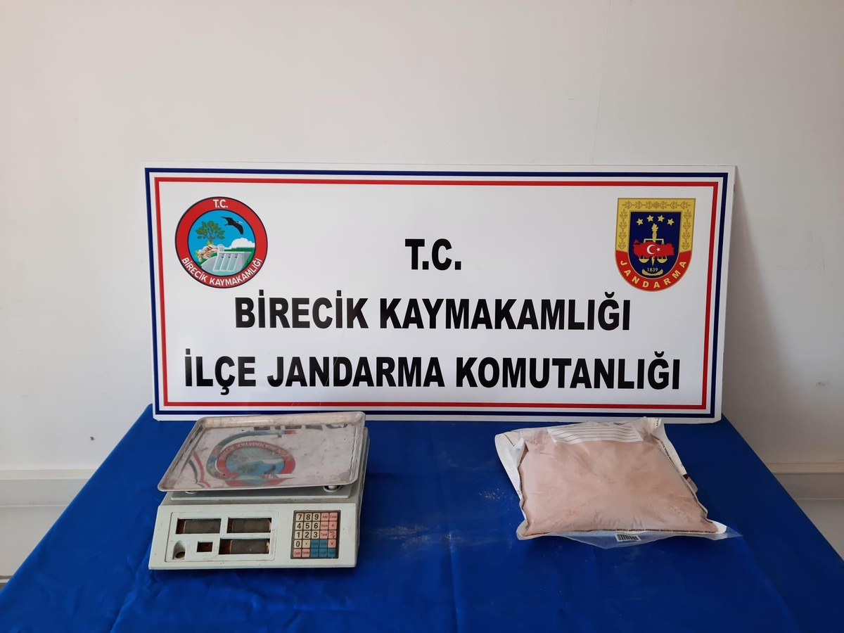 Son dakika haberleri: Şanlıurfa\'da uyuşturucu operasyonlarında zanlı tutuklandı
