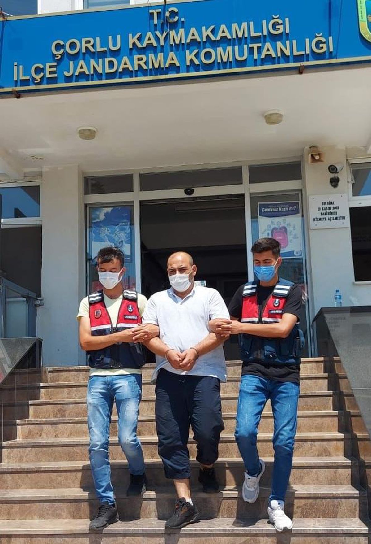 Tekirdağ\'da hakkında 30 yıl 2 ay kesinleşmiş hapis cezası bulunan zanlı JASAT tarafından yakalandı