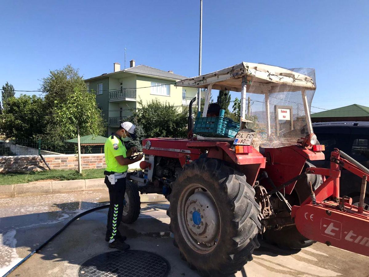 Tercan\'da trafiğe çıkan tarım araçlarına yönelik denetimler artırıldı