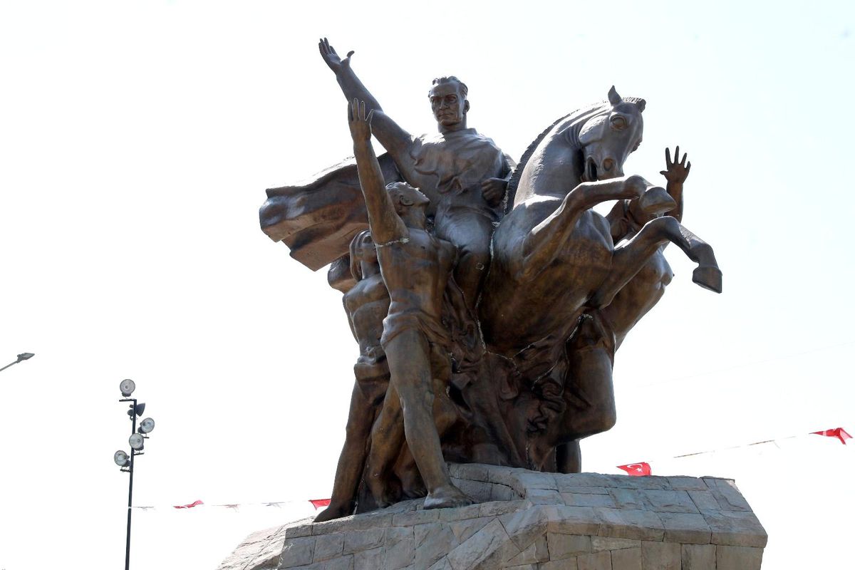 Ulusal Yükseliş Anıtı\'nın bakımı yapıldı