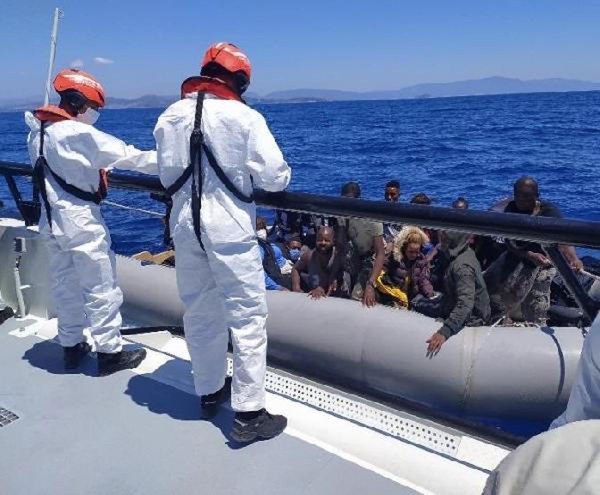 344 illegal immigrants rescued off the coast of Izmir